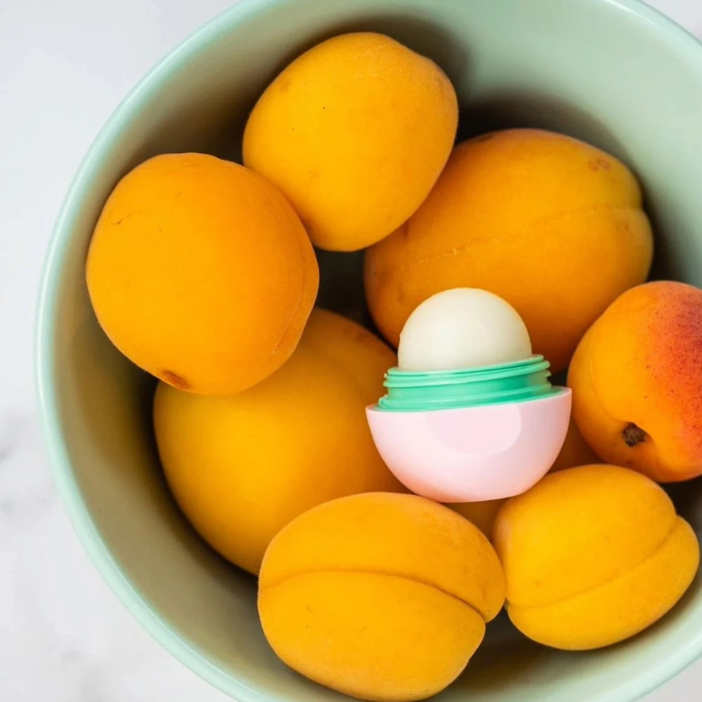 EOS Round Lip Balm - Apricot